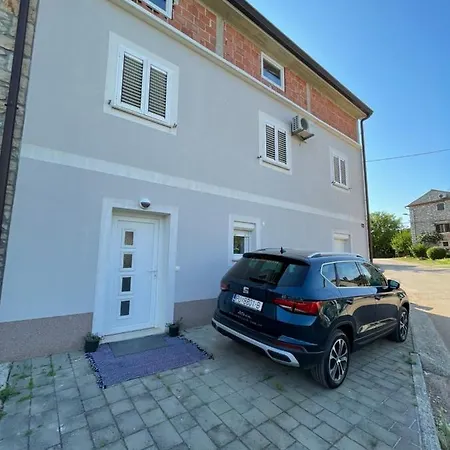 Ema & Marta Appartement Babici